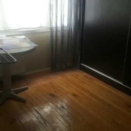 Sehir Merkezinde Cesmeye 40 Dakika Havaalanina 20 Dakika Apartamento